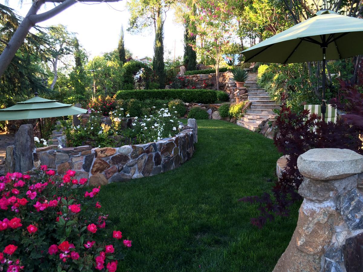 Barretta Gardens Inn Сонора Экстерьер фото