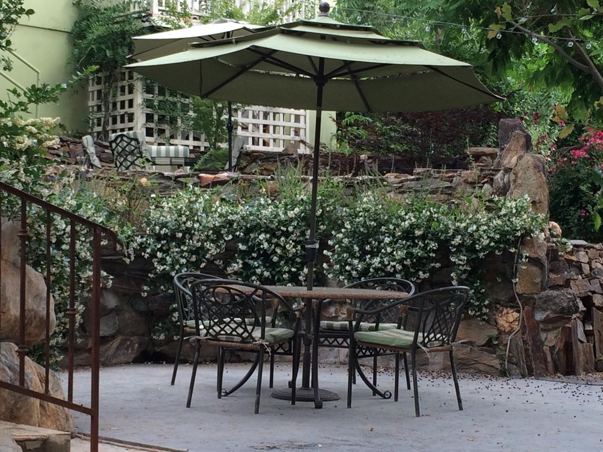 Barretta Gardens Inn Сонора Экстерьер фото